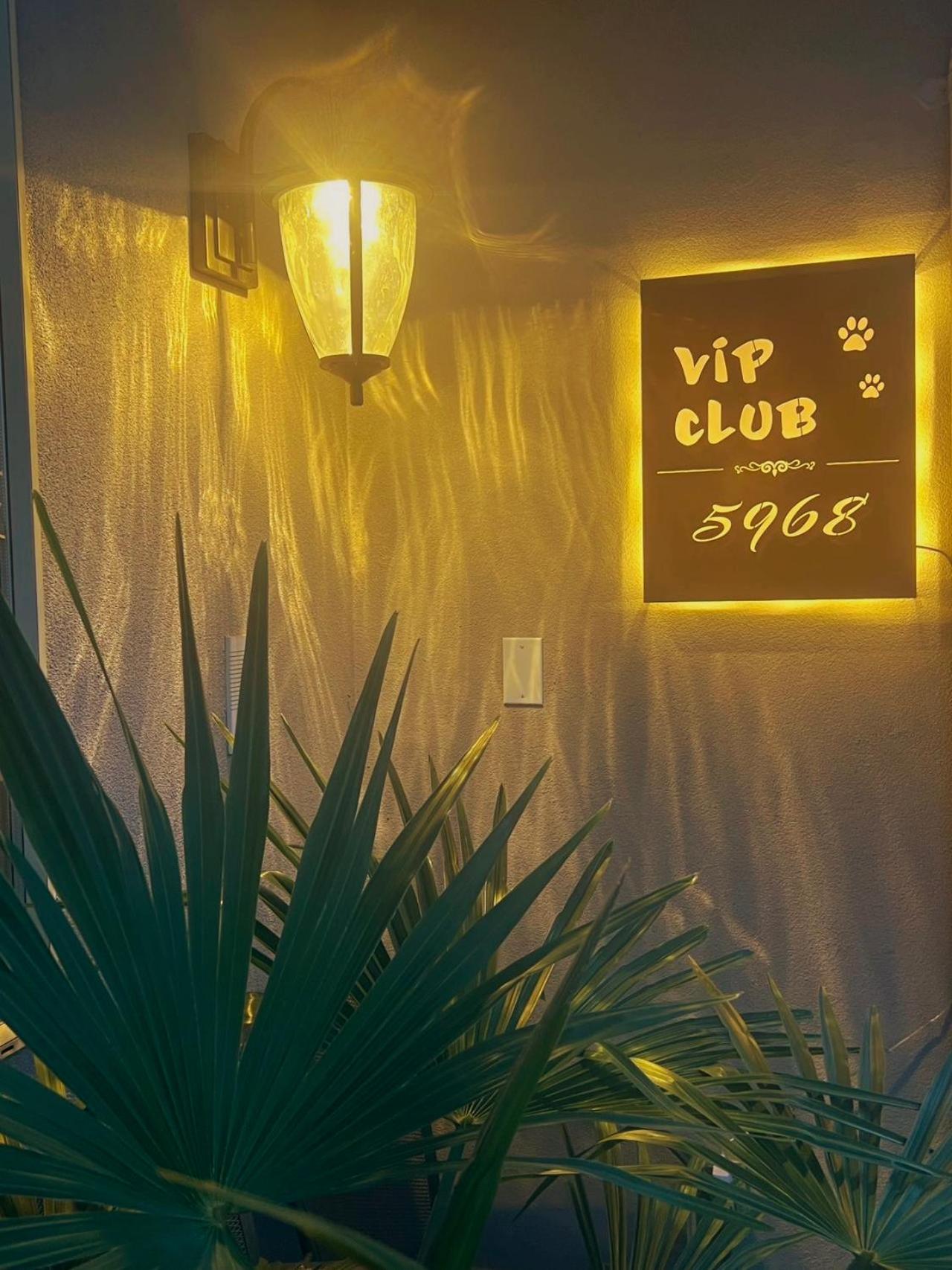 Apartament V.I.P. Club Surrey Zewnętrze zdjęcie